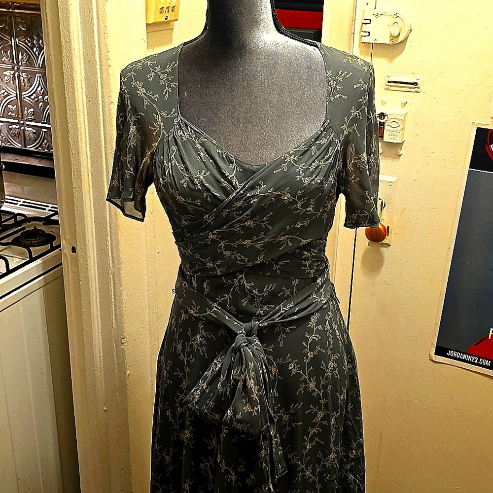 Elizabeth wayman size 10 green dress